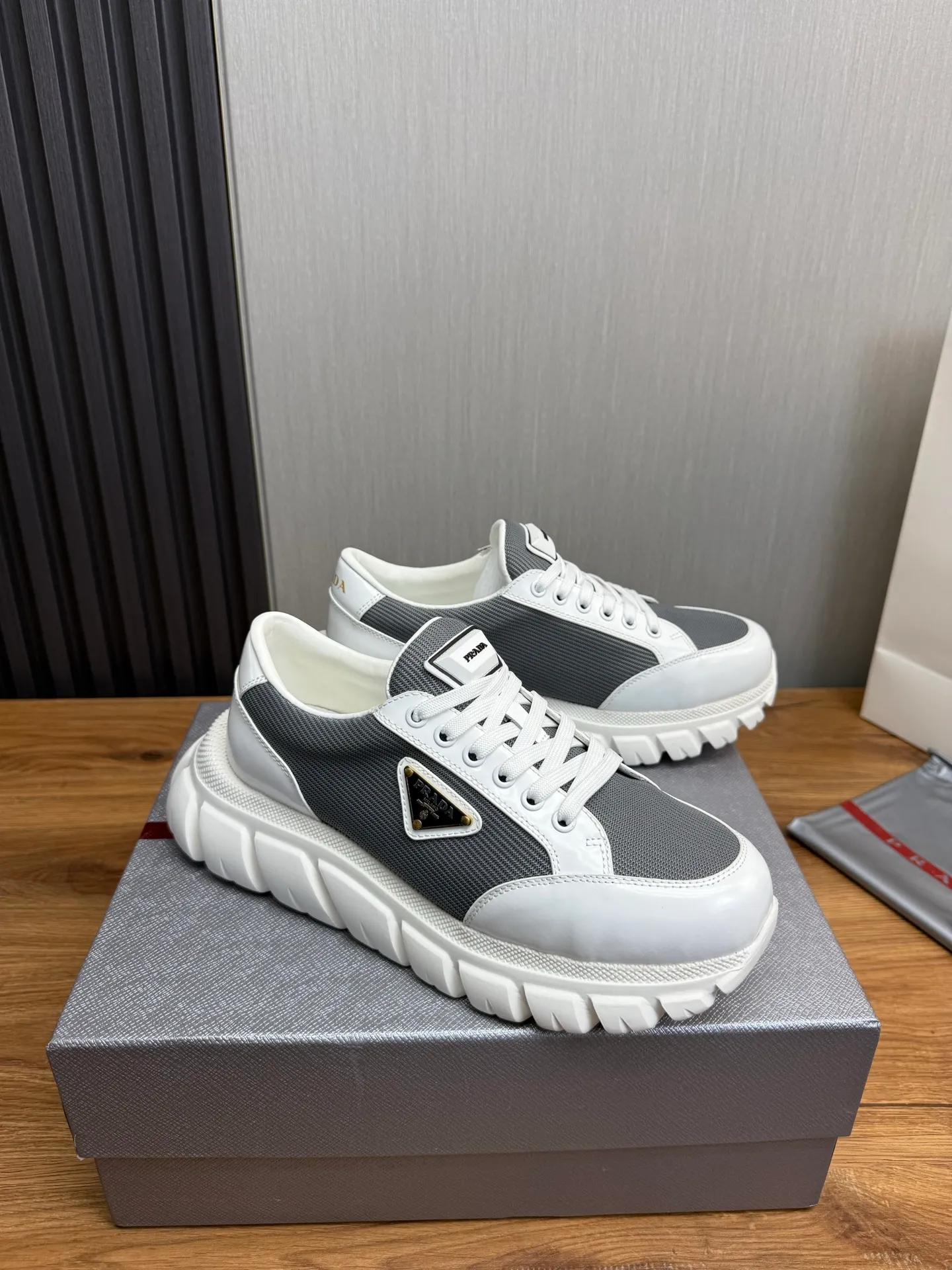 Men's shoes 💰580💰 [PRADA] Popular men's shoes shipped 👏Official website synchronization ⬆️Original cowhide fabric + cowhide lining, 1⃣️:1⃣️reproduction, original sole, 38-45 (45. Customized, non-refundable)
